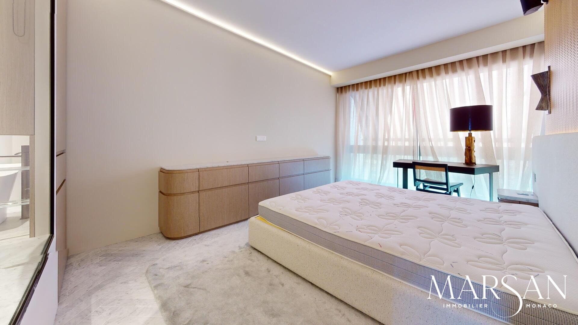 MAGNIFICENT 3P FURNISHED AND RENOVATED PARK PALACE