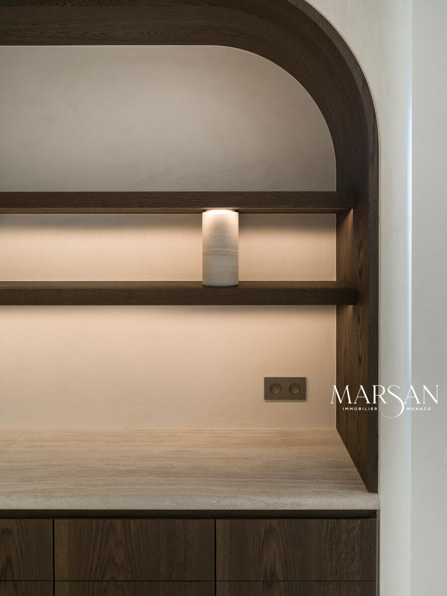 High-end renovated three-room apartment – Boulevard des Moulins