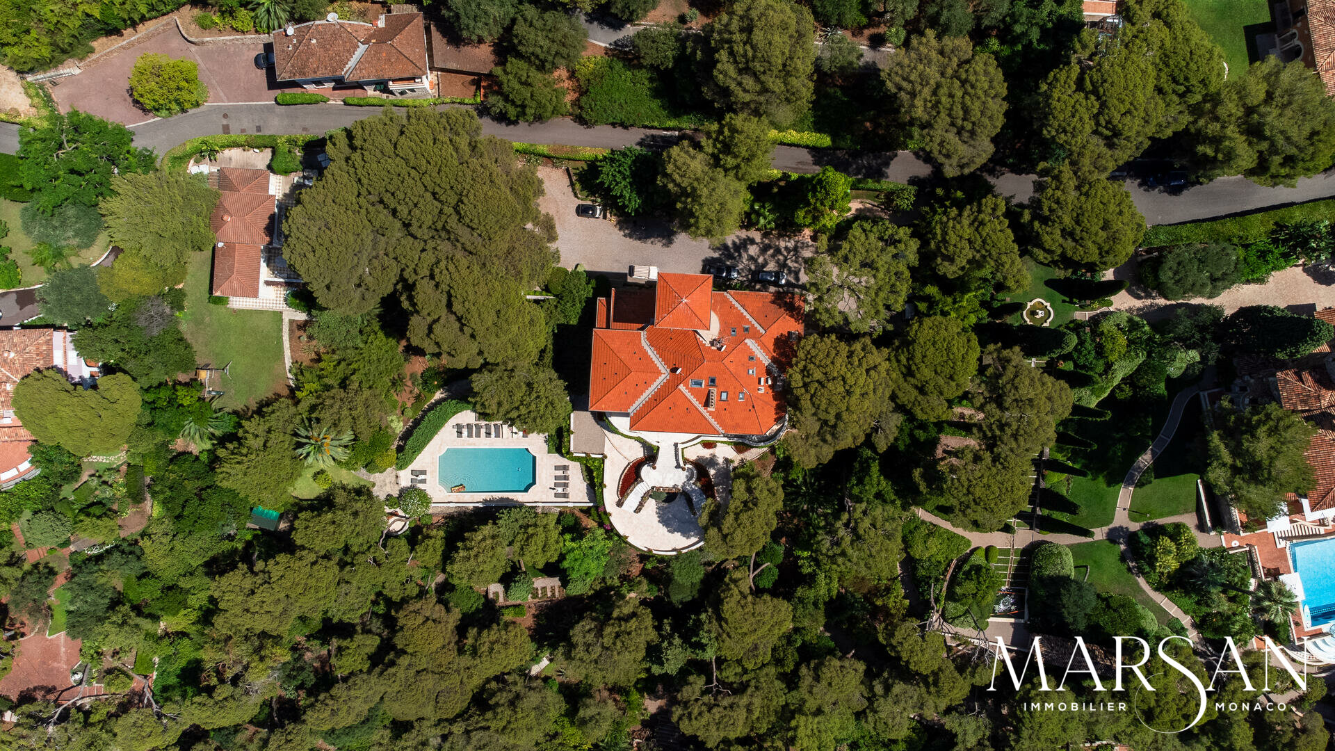 Bien rare : Appartement d'exception au sein d'une villa de prestige à Roquebrune-Cap-Martin