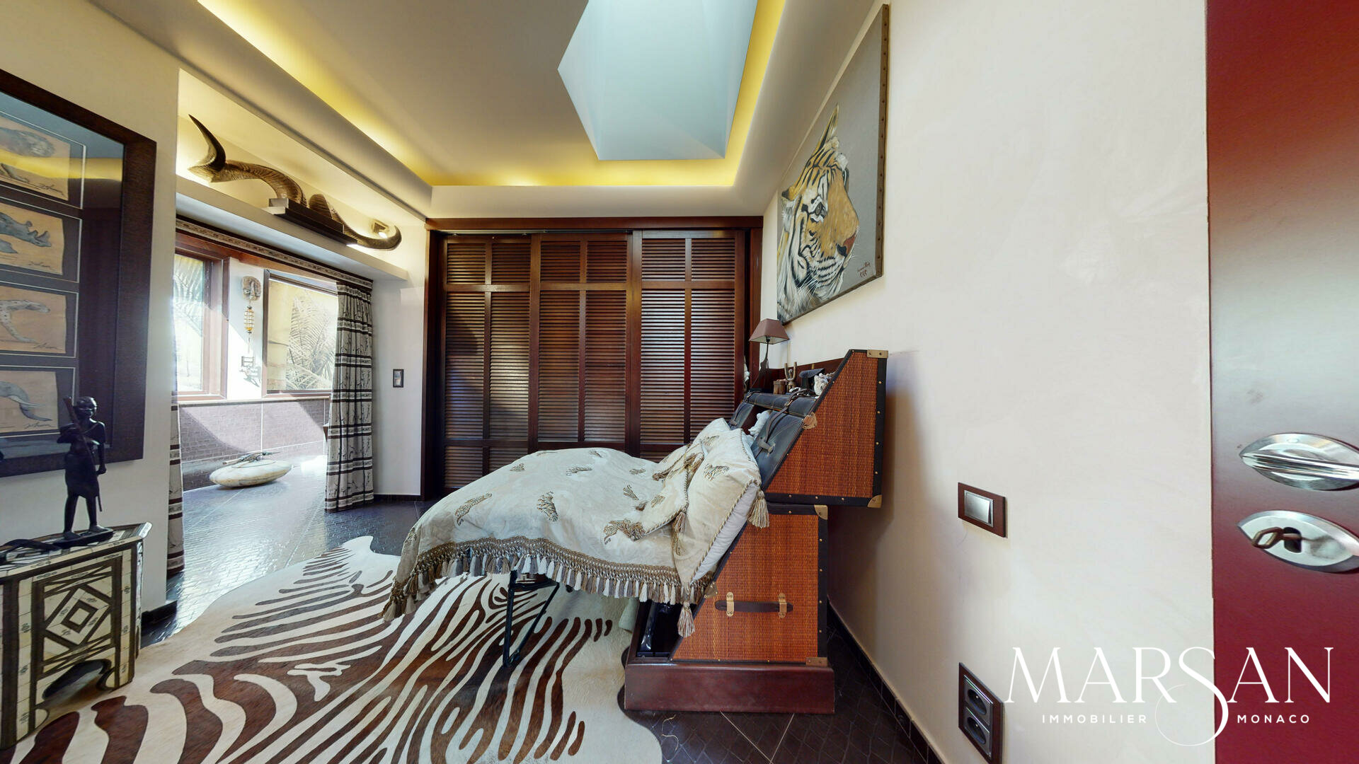 EXCEPTIONAL PRIVATE VILLA FOR SALE - SAINT ROMAN