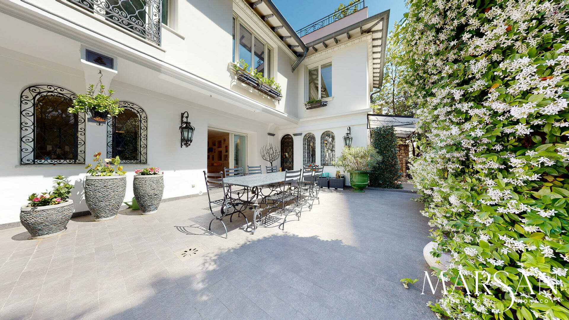 EXCEPTIONAL PRIVATE VILLA FOR SALE - SAINT ROMAN