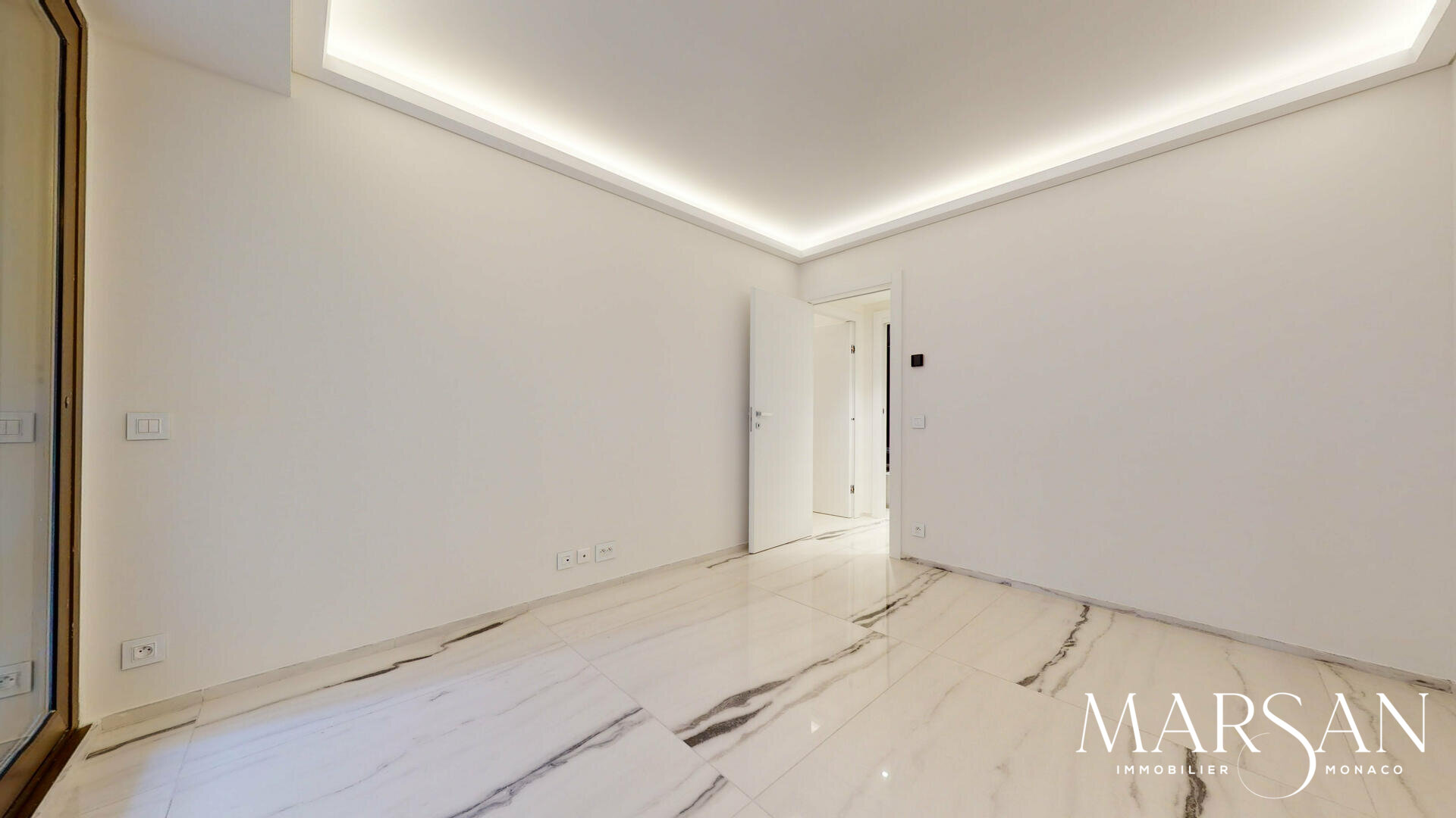 2 CAMERE DA LETTO, NEL CUORE DEL PRINCIPATO, NEL PRESTIGIOSO PALAZZO "PARK PALACE"