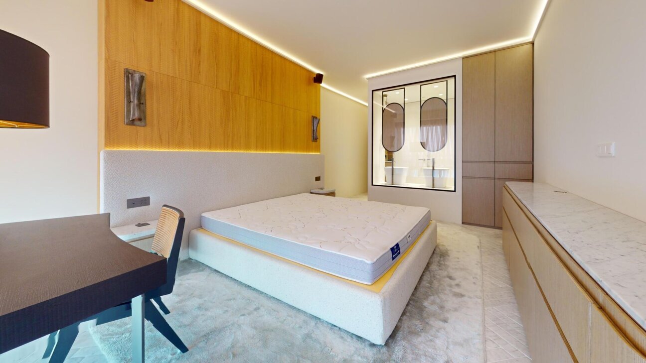 MAGNIFICENT 3P FURNISHED AND RENOVATED PARK PALACE