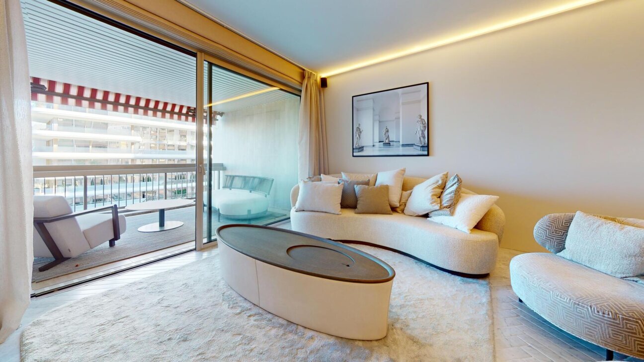 MAGNIFICENT 3P FURNISHED AND RENOVATED PARK PALACE