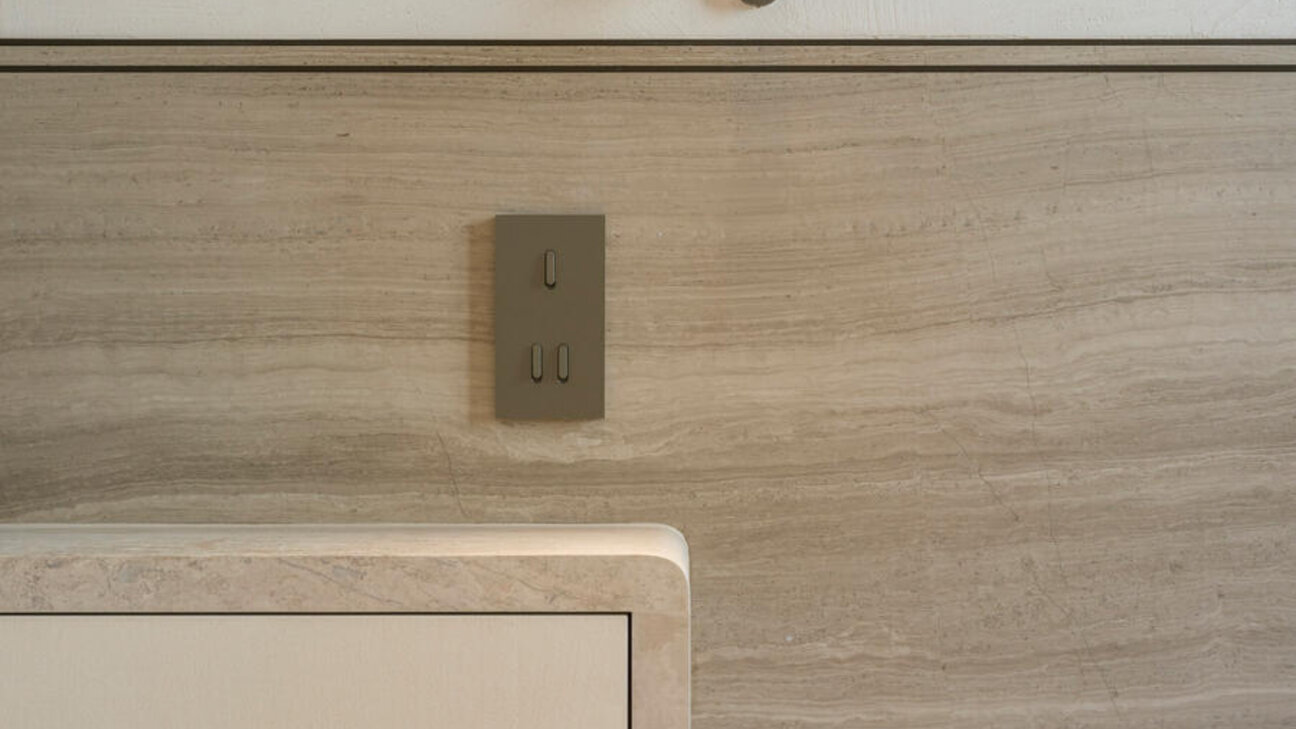 High-end renovated three-room apartment – Boulevard des Moulins