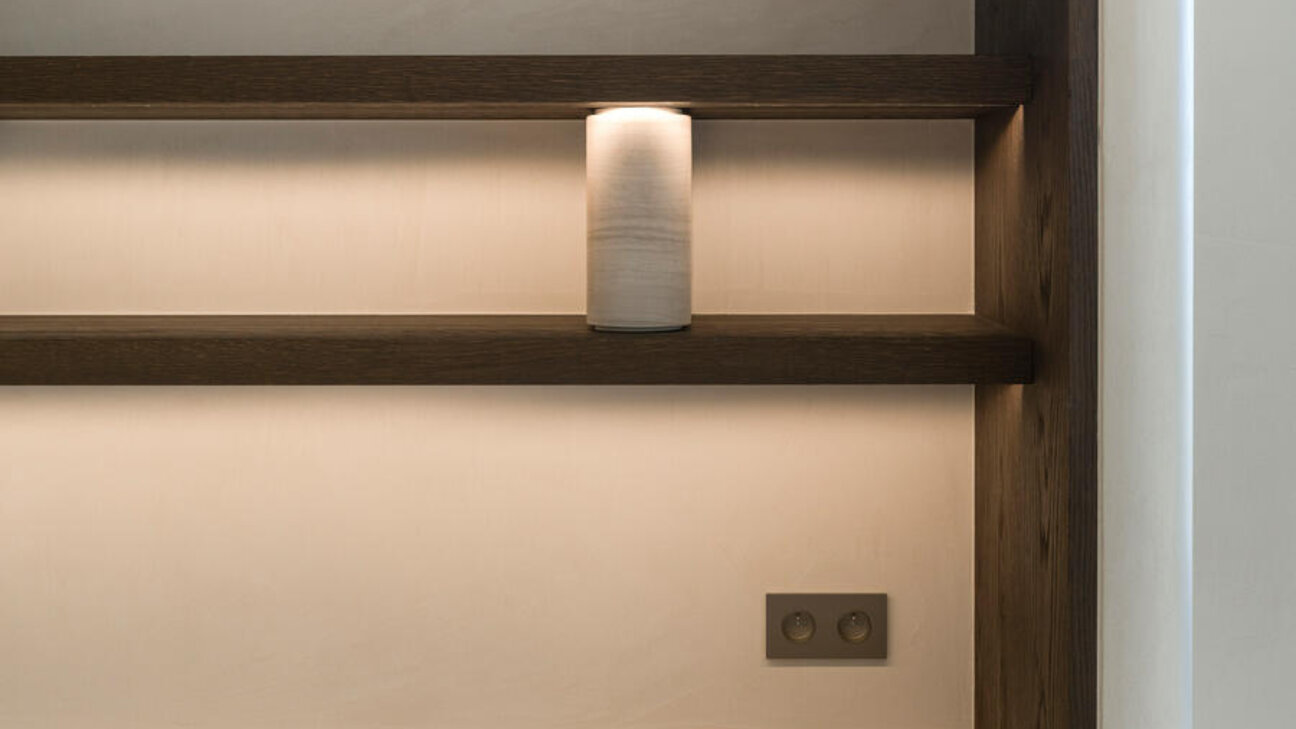 High-end renovated three-room apartment – Boulevard des Moulins