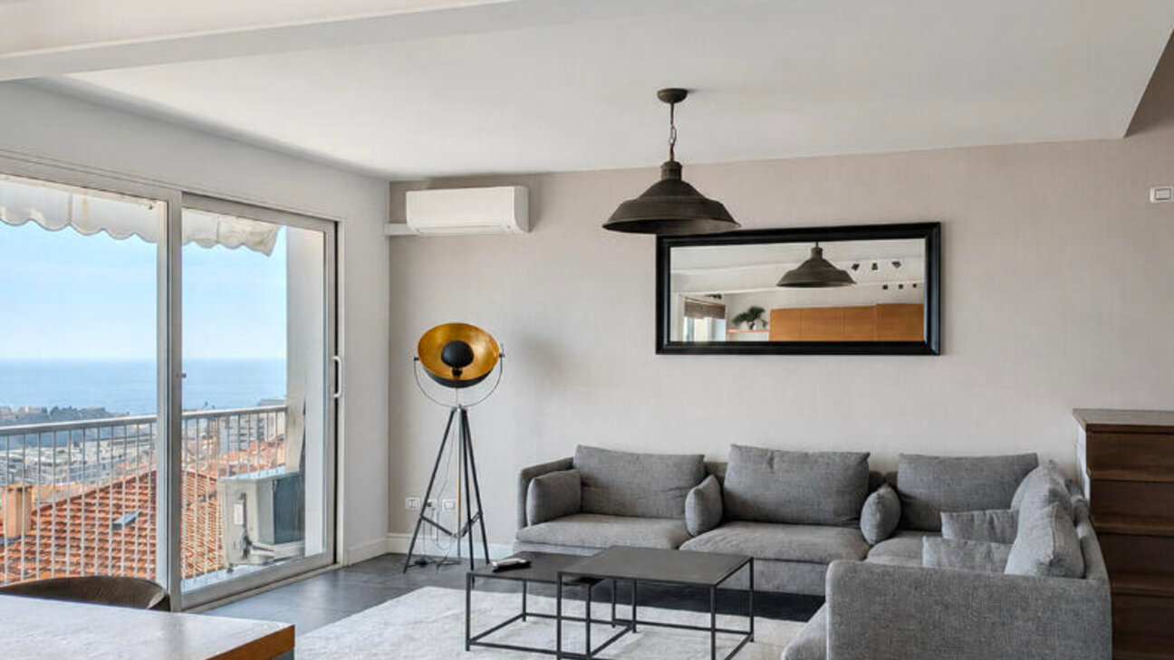 VILLA CAPRICE - TRIPLEX WITH ROOF TOP TERRACE - BEAUSOLEIL
