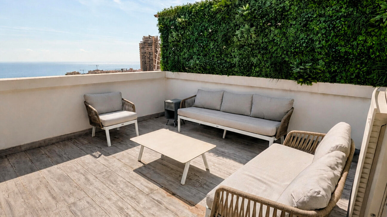 VILLA CAPRICE - TRIPLEX WITH ROOF TOP TERRACE - BEAUSOLEIL
