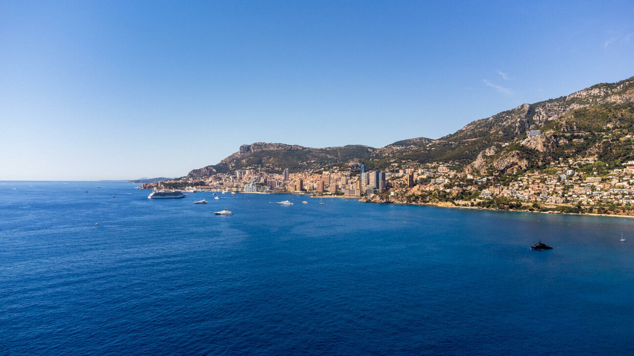 Bien rare : Appartement d'exception au sein d'une villa de prestige à Roquebrune-Cap-Martin