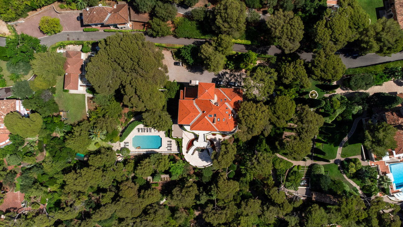 Bien rare : Appartement d'exception au sein d'une villa de prestige à Roquebrune-Cap-Martin