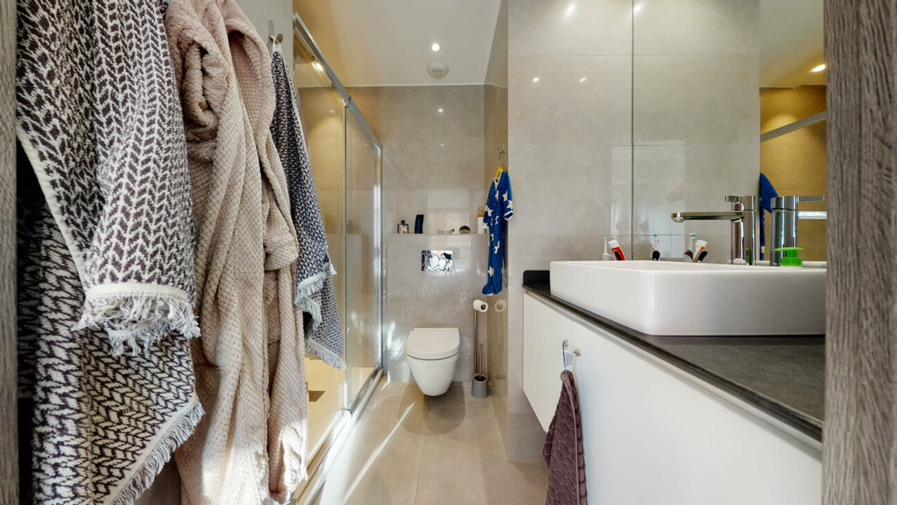 RENOVATED 2 BEDROOM APARTMENT -  HEART OF THE CONDAMINE