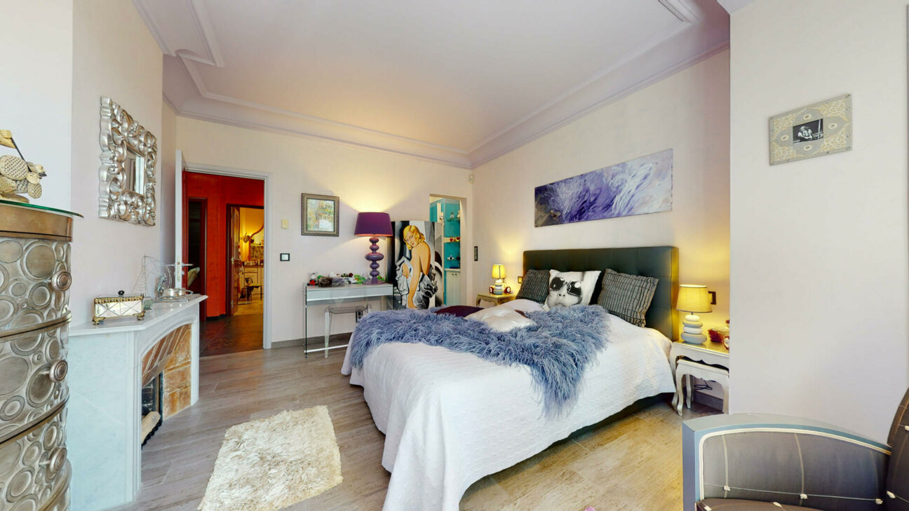 EXCEPTIONAL PRIVATE VILLA FOR SALE - SAINT ROMAN