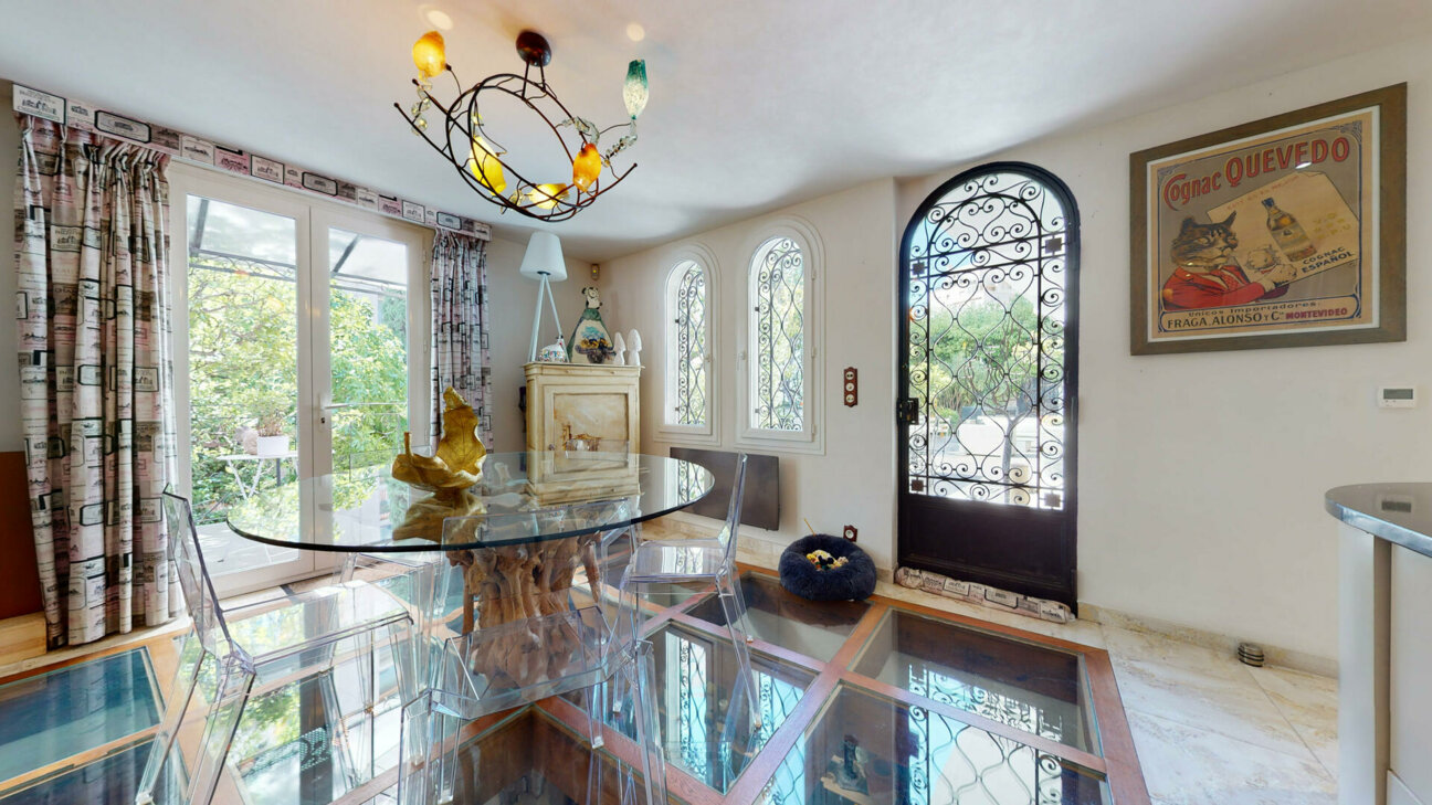 EXCEPTIONAL PRIVATE VILLA FOR SALE - SAINT ROMAN