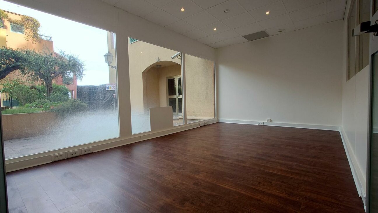 ADMINISTRATIVE OFFICE - TITIAN