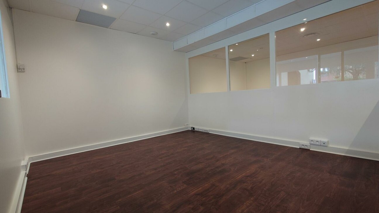 ADMINISTRATIVE OFFICE - TITIAN